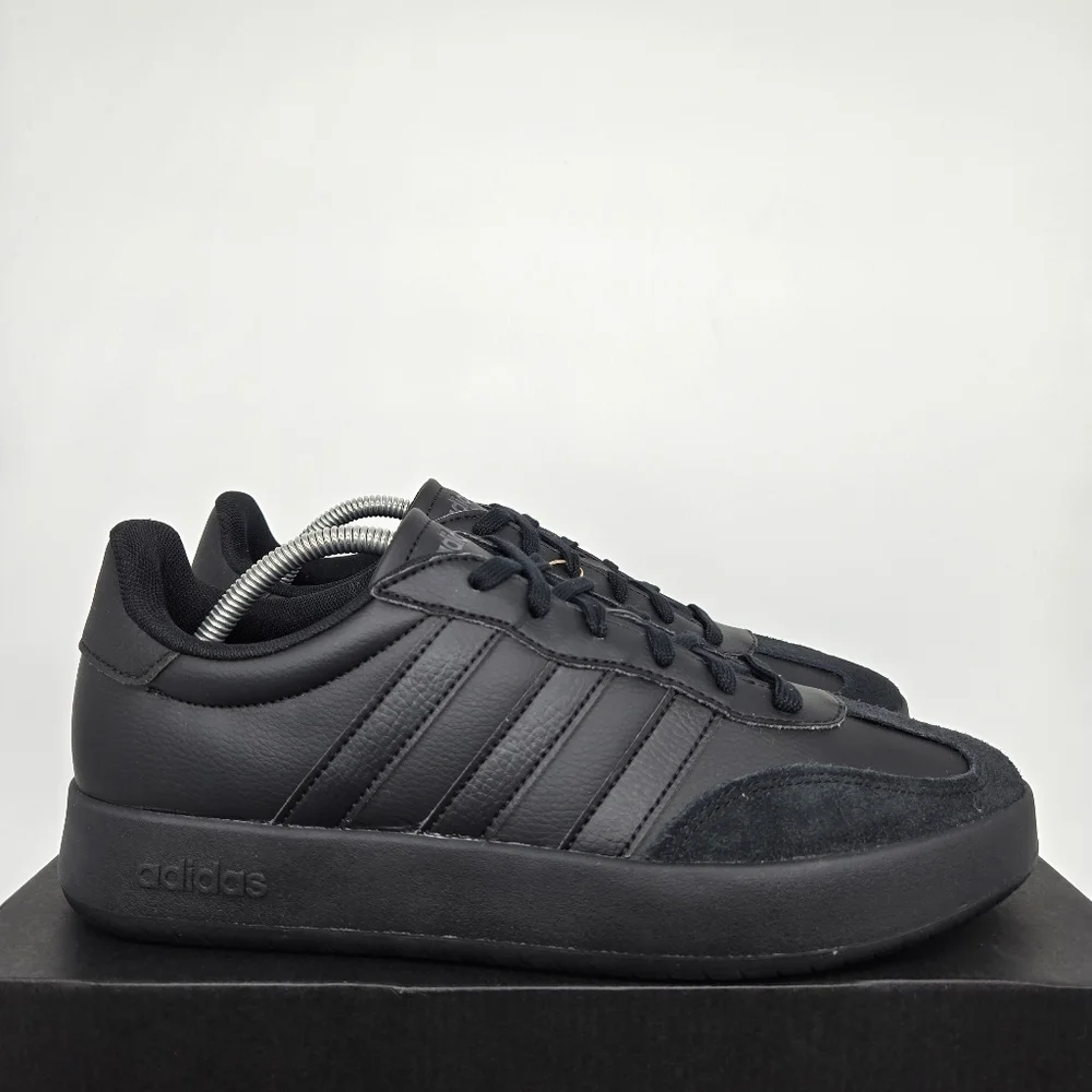 New Adidas Barreda Core Black JR1321 Men's Shoes Size 12.5